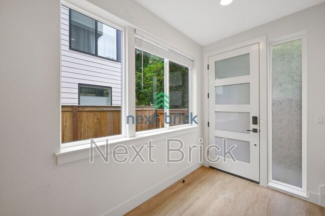 Building Photo - 9207 1st Ave NW