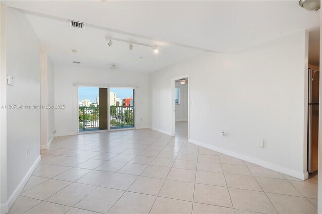 Foto del edificio - 2280 SW 32nd Ave