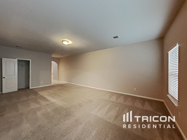 Foto del edificio - 10930 Hillside Creek Dr
