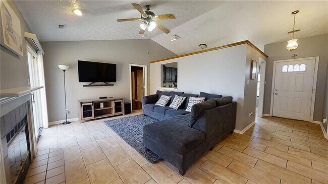 Foto del edificio - 1527 Country Pointe Dr