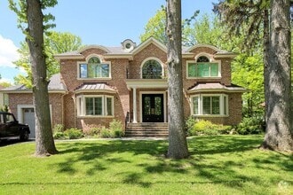 Building Photo - 10 Woodbourne Rd
