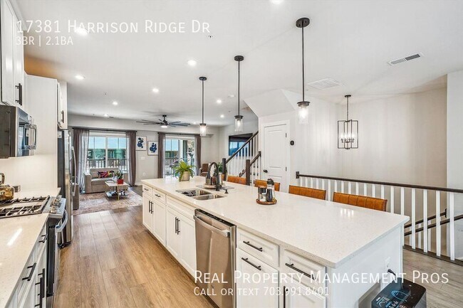Foto del edificio - 17381 Harrison Rdg Dr