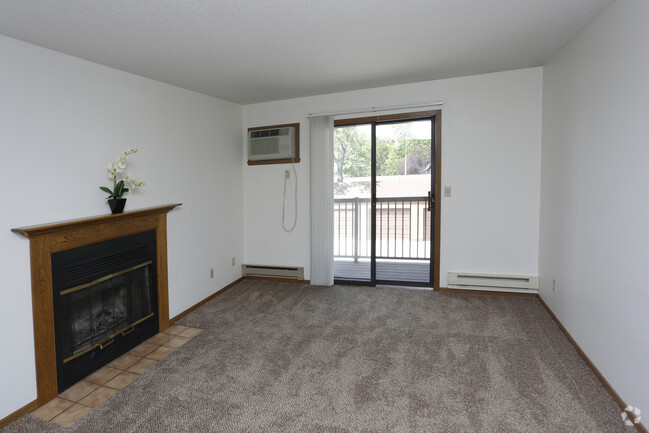 Living Area - Maplewood Bend