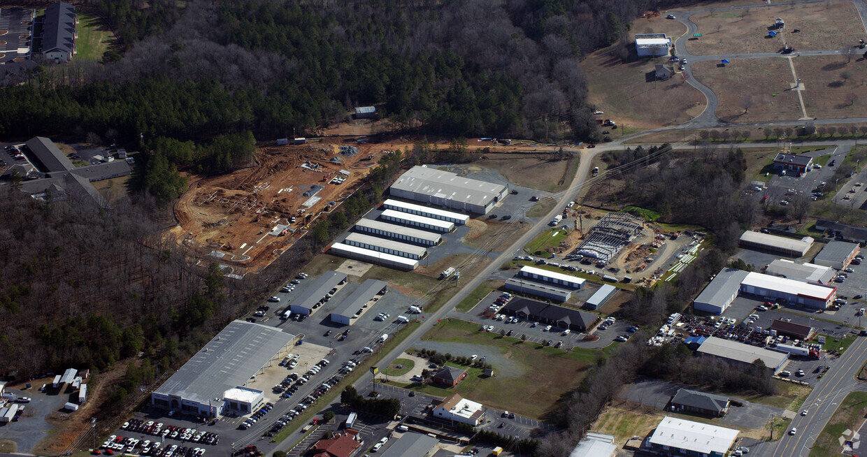 Primary Photo - Uwharrie Trail Apartments