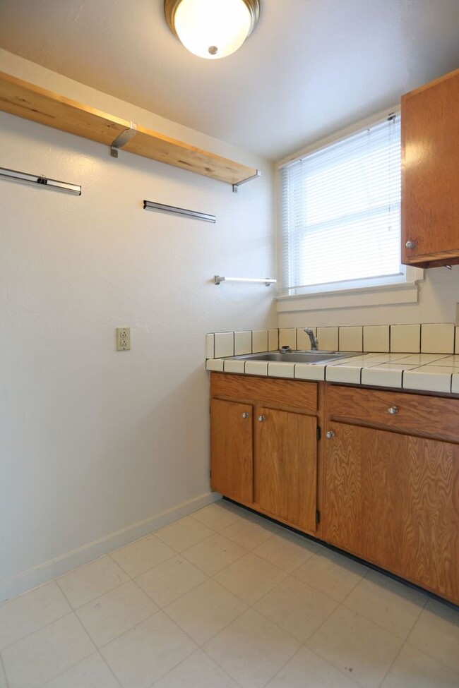 Building Photo - OPEN HOUSE:Thursday(12/28)6:45pm-7pm Charm...