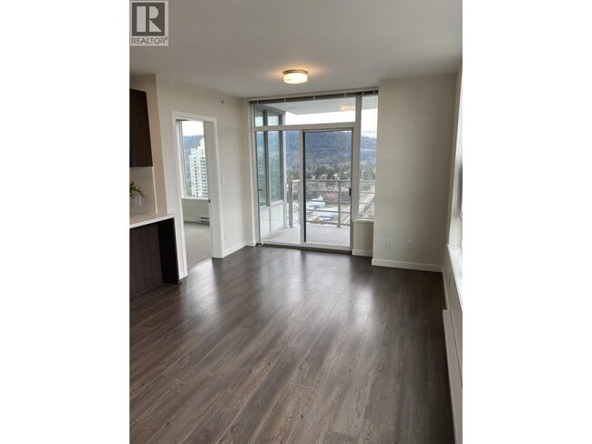 Building Photo - 530 Whiting Way