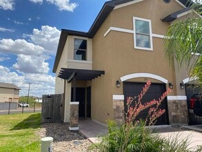 Building Photo - 139 Niagara Dr.