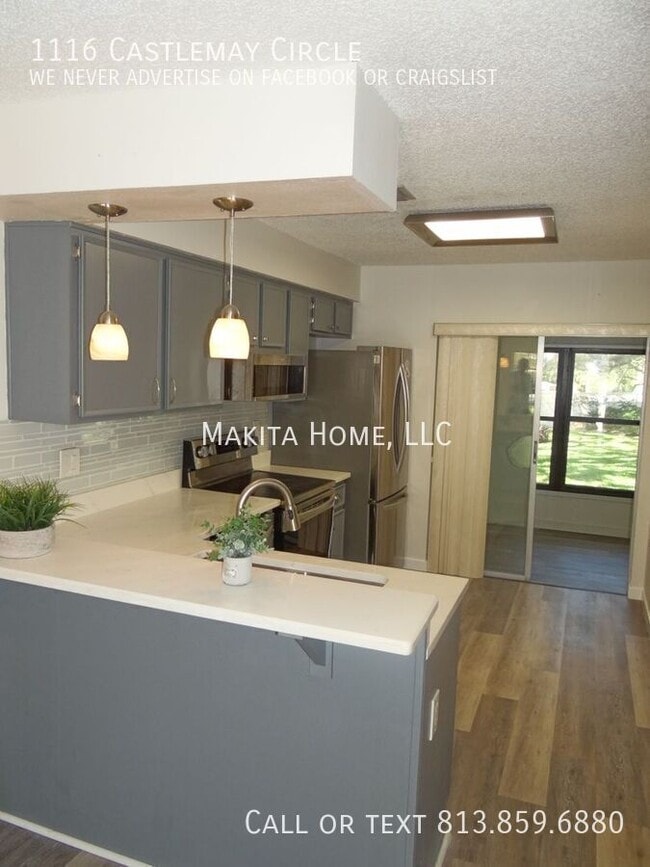 Foto del edificio - 1116 Castlemay Cir