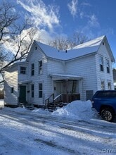 Building Photo - 1019 Superior St