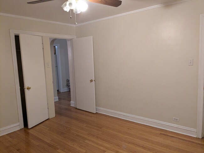 Foto del edificio - 10415 S Vernon Ave