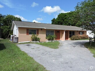 Building Photo - 9046 SE Parkway Dr