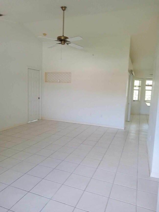 Foto del edificio - 601 Tarpon Way