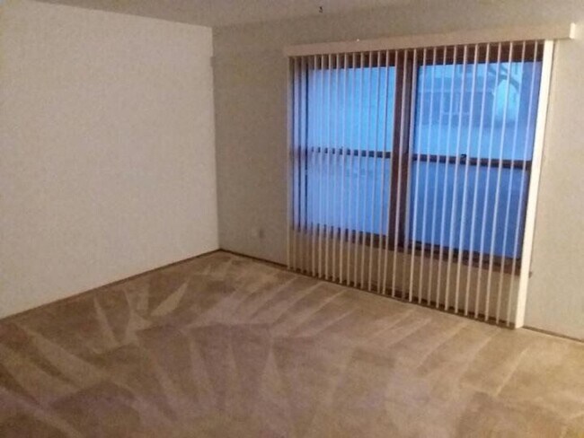Building Photo - 10460 W. Dean Rd - 3 Bedroom Townhouse