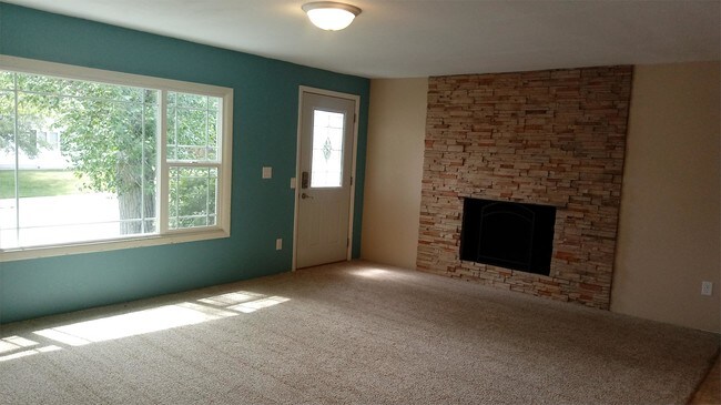 Building Photo - 2912 Belmont Dr