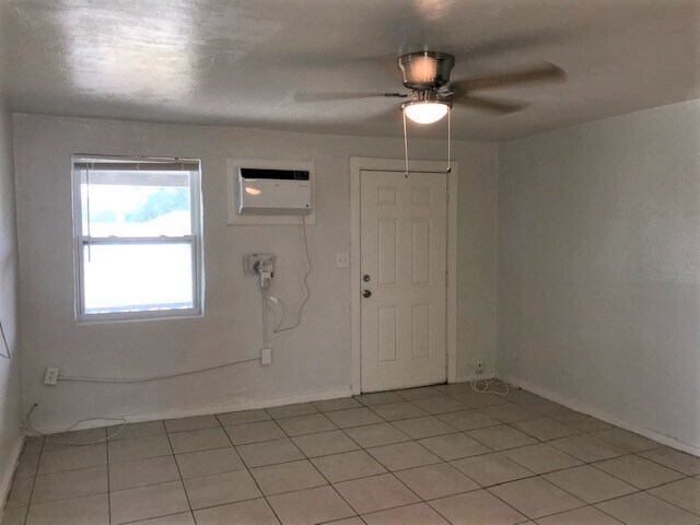 Building Photo - 3608 American Ave
