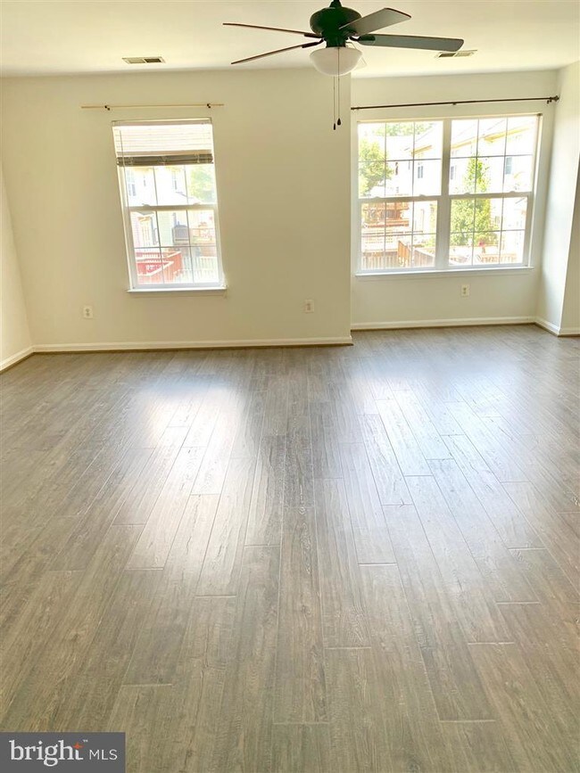Building Photo - 7574 Duneiden Ln