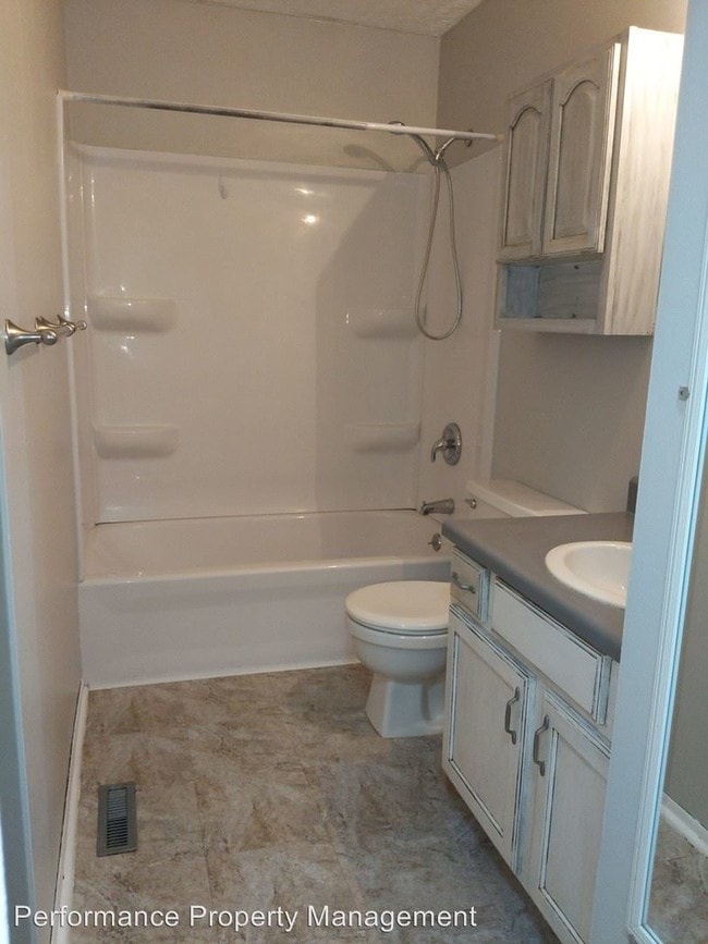 Building Photo - 4 br, 2 bath House - 4941 W. Saint Paul Ave.