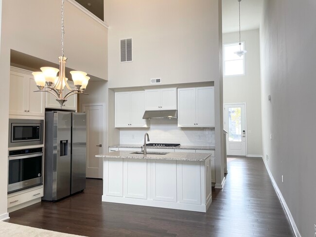 Building Photo - 1104 Whipple Rd