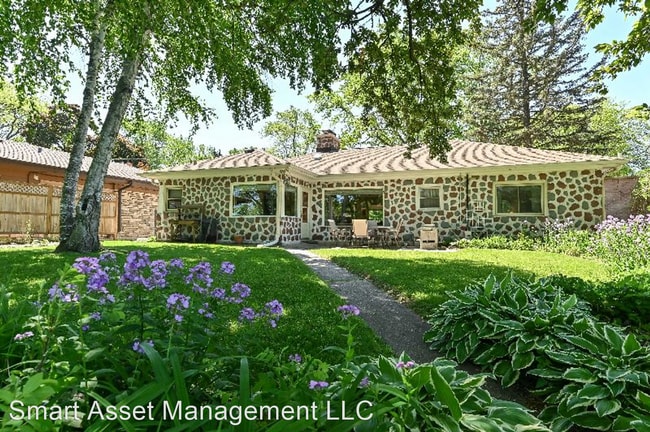 Building Photo - 3 br, 2 bath House - 720 W Rock Pl