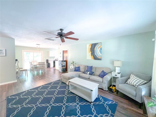 Building Photo - 4814 SW 57th Dr