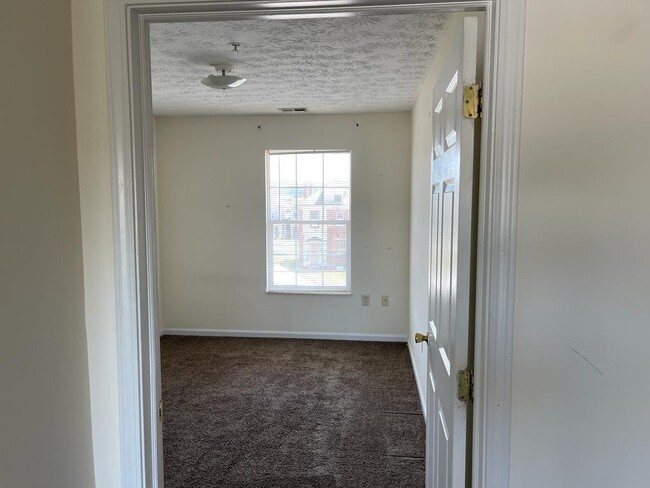 Building Photo - 620 15th St