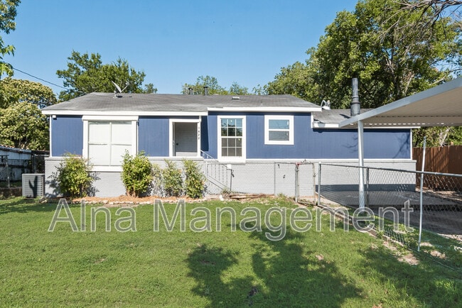 Foto del edificio - 1822 Roberts Cut Off Rd