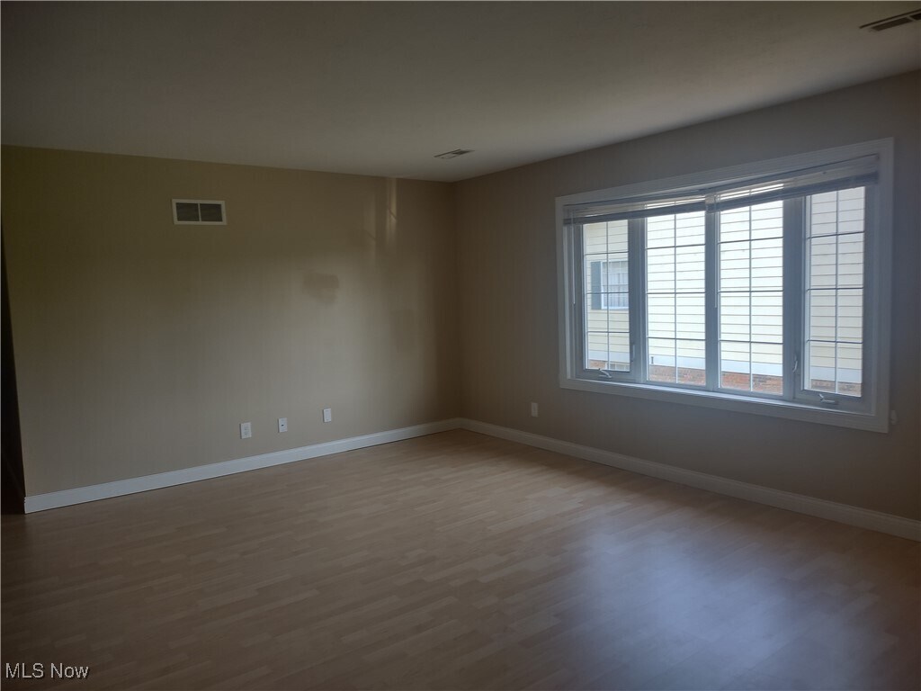 Foto principal - 7970 Mentor Ave