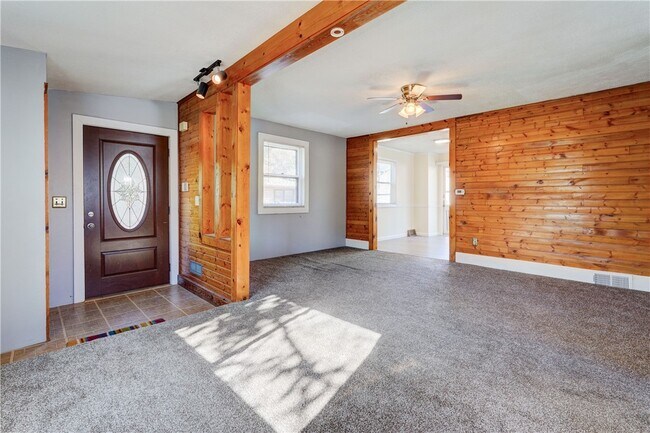 Foto del edificio - 304 Zuber Rd