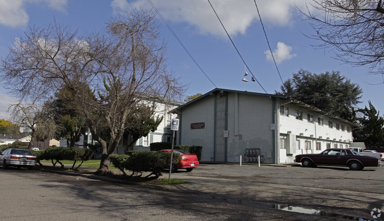 Primary Photo - Cross River Apartments