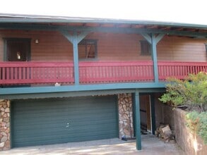 Building Photo - 307 S Brassie Dr