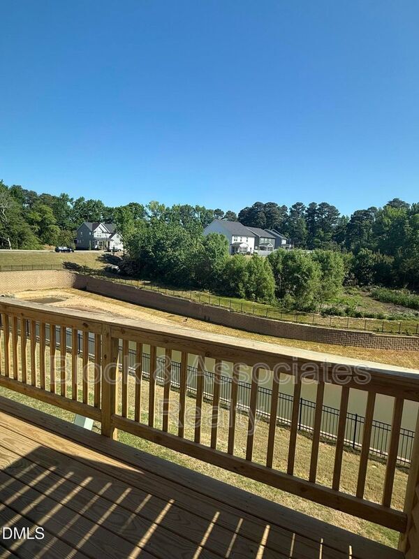 Foto del edificio - 2132 Grouse Ski Cir