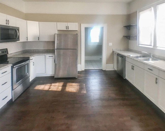 Building Photo - 407 Trade Street