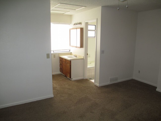 Foto del edificio - Updated Townhouse in Aurora - MUST SEE