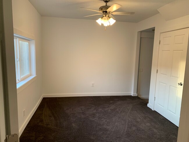 Master Bedroom - 1207 W Jackson St