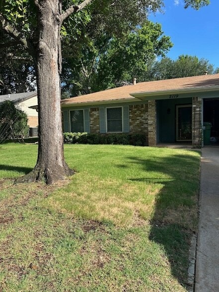 Building Photo - 2119 Pecos Dr