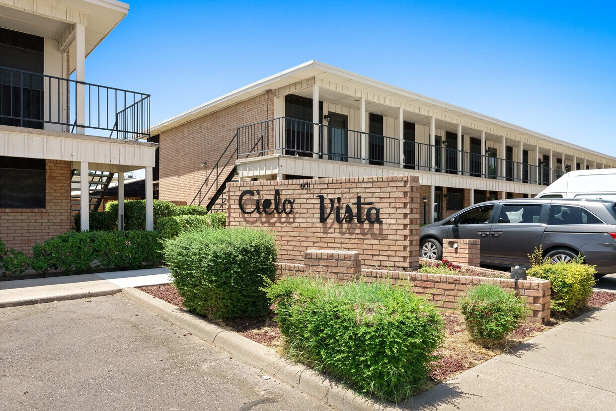 CIELO VISTA Apartments 601 W Orchard Ln Carlsbad, NM