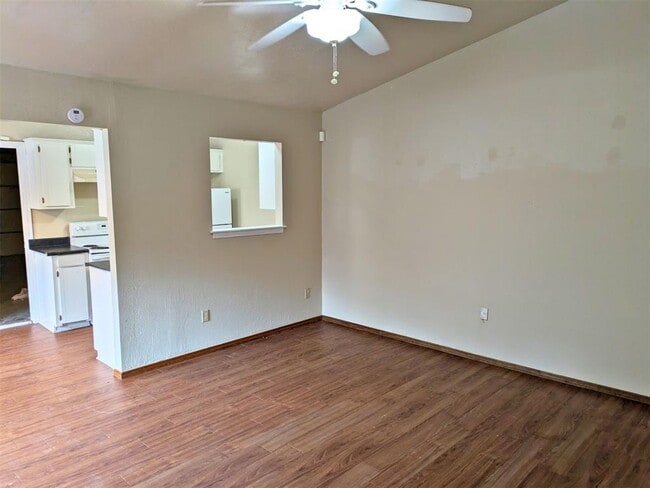 Foto del edificio - 910 NW Dearborn Ave