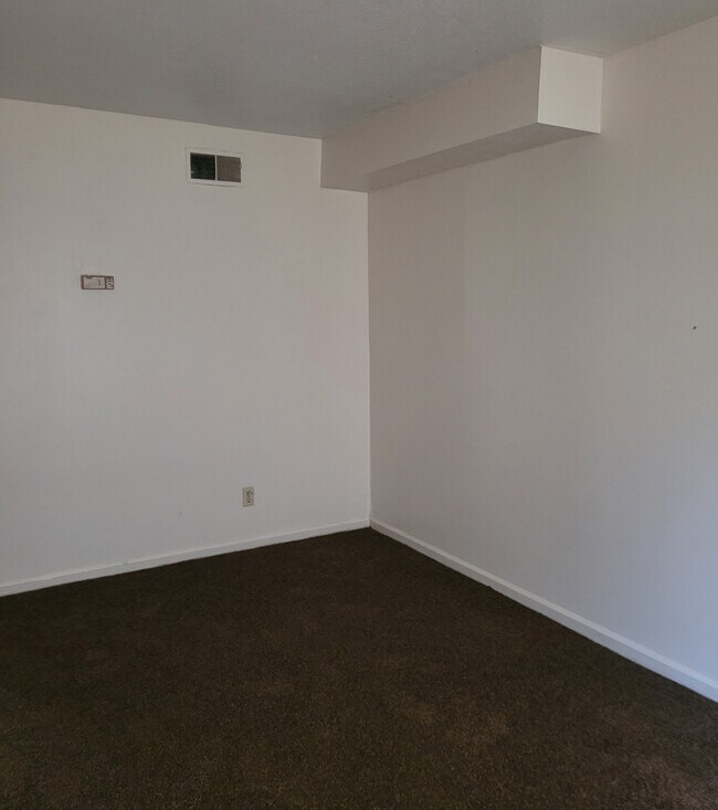 sala de estar - 1600 Antioch Rd