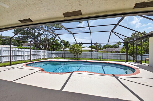 Foto del edificio - 488 NW 13th St