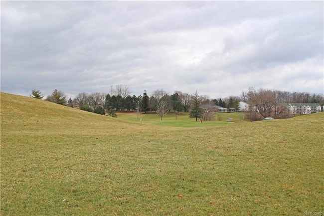 Building Photo - 239 Oak Ridge Dr
