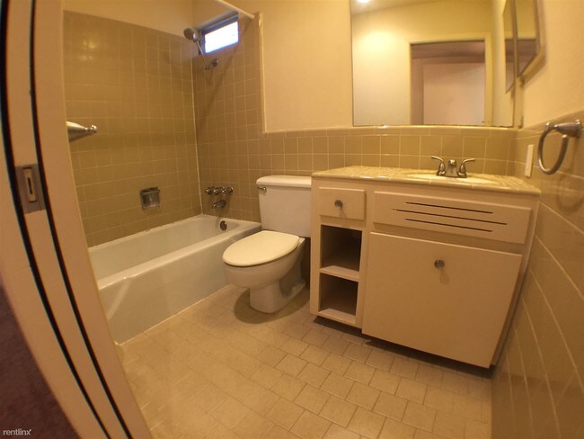 Foto del edificio - 1 br, 1 bath  - 2800 Cole St