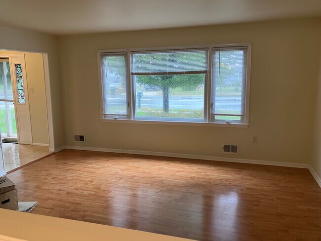 Foto del edificio - 154 Bayshore Dr