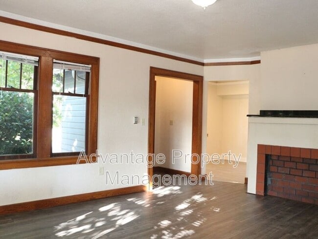 Foto del edificio - 1762 NW Harrison Blvd