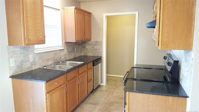 Foto del edificio - Beautiful 3 Bedroom home in Claremore