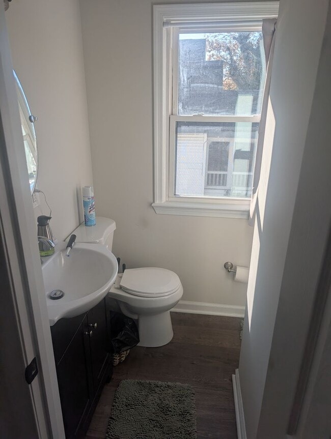 Foto del edificio - Call Sabrina Thomas for more information at 757-767-0767