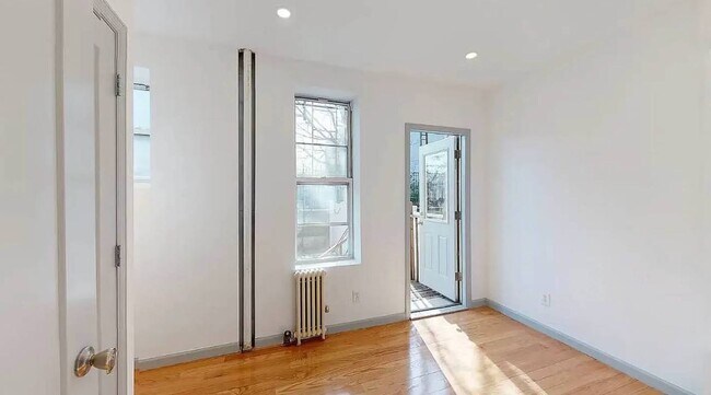 Foto del edificio - 9-32 Seneca Ave