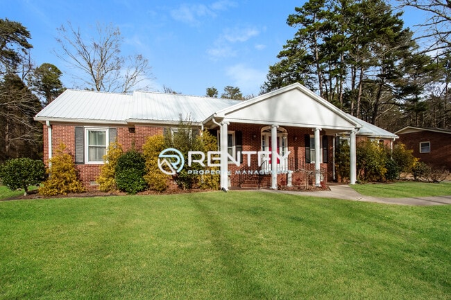 Foto del edificio - 606 Milford Hills Rd