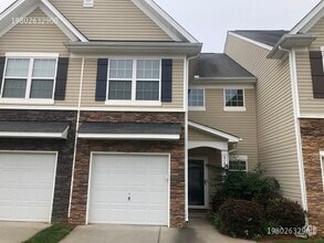 Building Photo - 2123 Shady Pond Dr