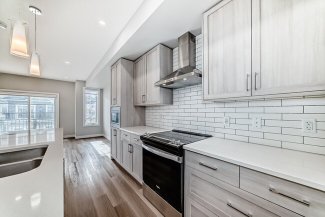 Building Photo - 710 Sage Hill Grove NW