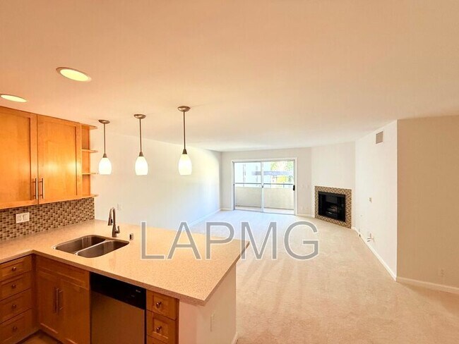 Foto del edificio - 4702 Fulton Ave